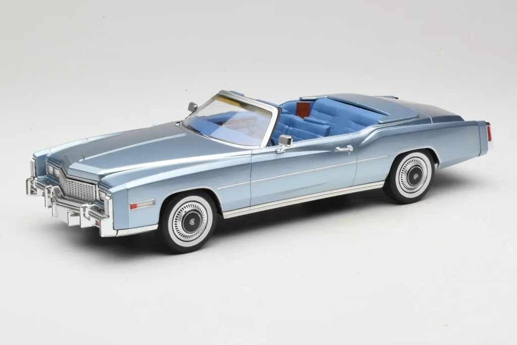 โมเดลรถ 1:18 Cadillac Eldorado Convertible สีน้ำเงิน MCG