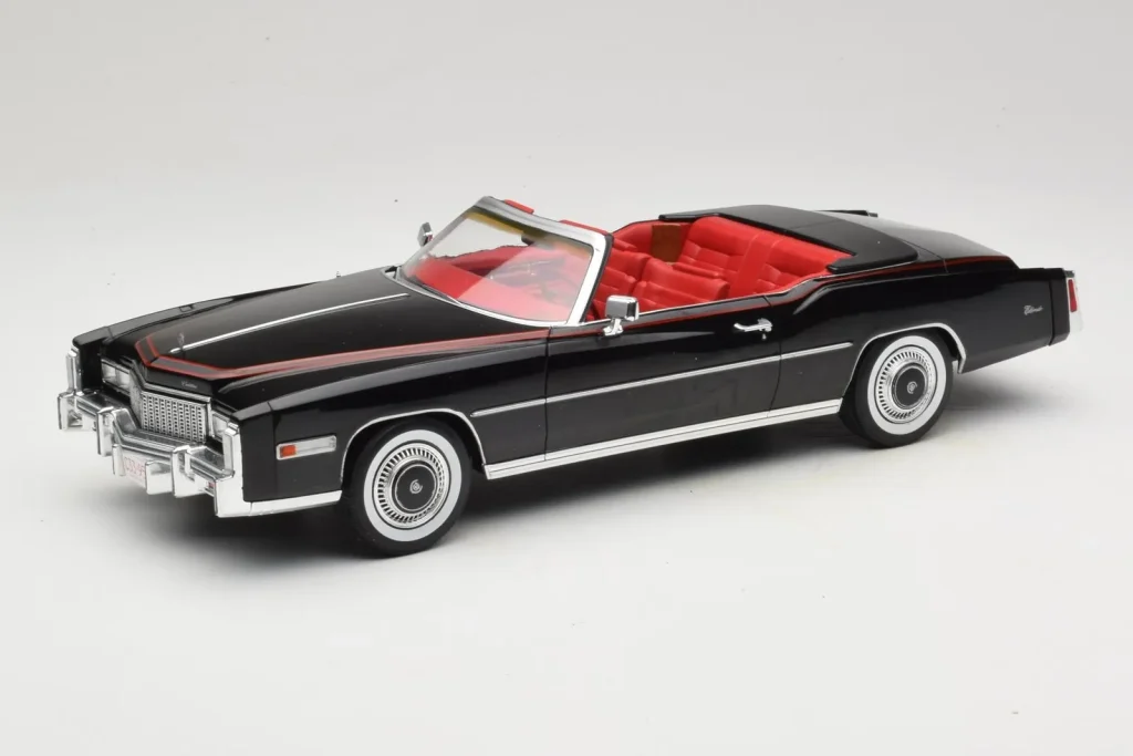 โมเดลรถ 1:18 Cadillac Eldorado Convertible สีดำ MCG