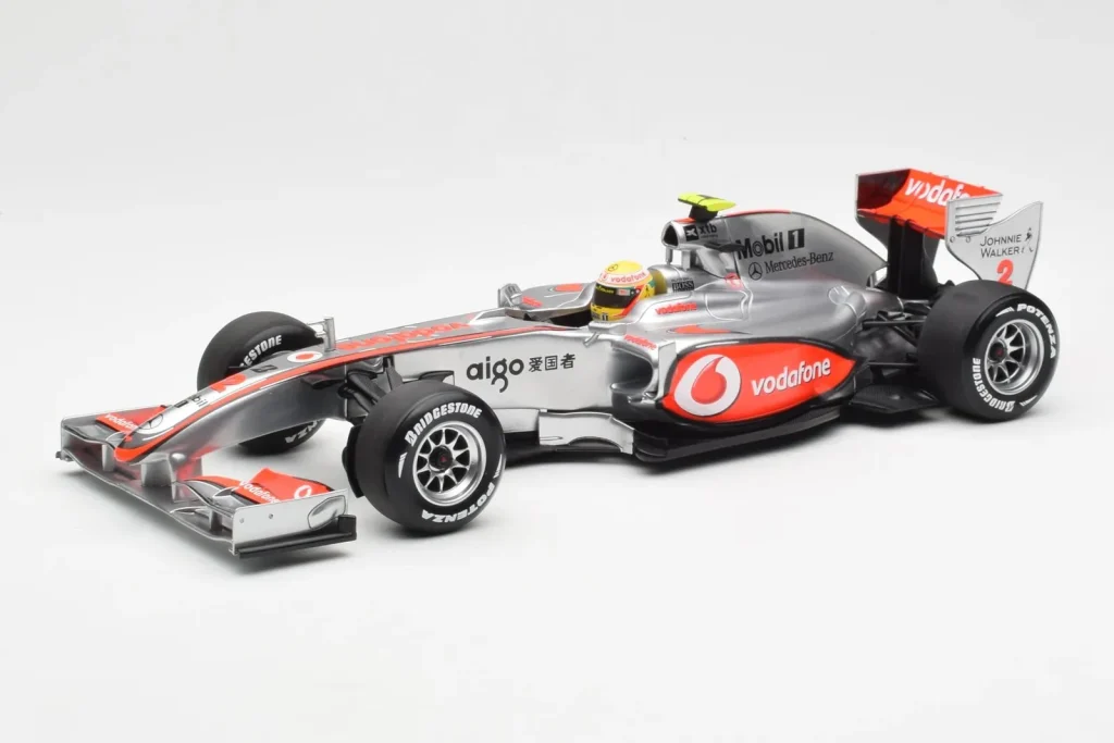 车型 1:18 Vodafone McLaren Mercedes MP4-25 #3 L. Hamilton F1 Showcar 年 2010 Minichamps