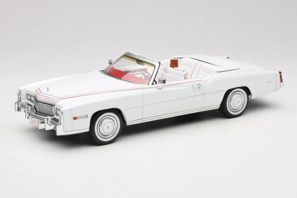 โมเดลรถ 1:18 Cadillac Eldorado Convertible สีขาว MCG