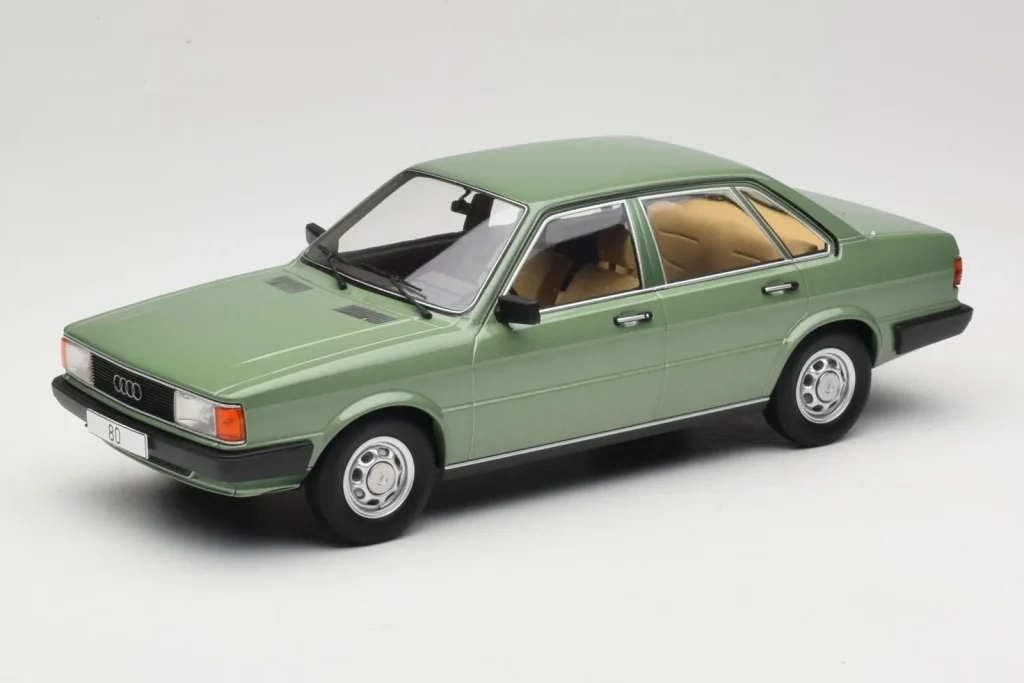 Model 1:18 Audi 80 B2 green MCG