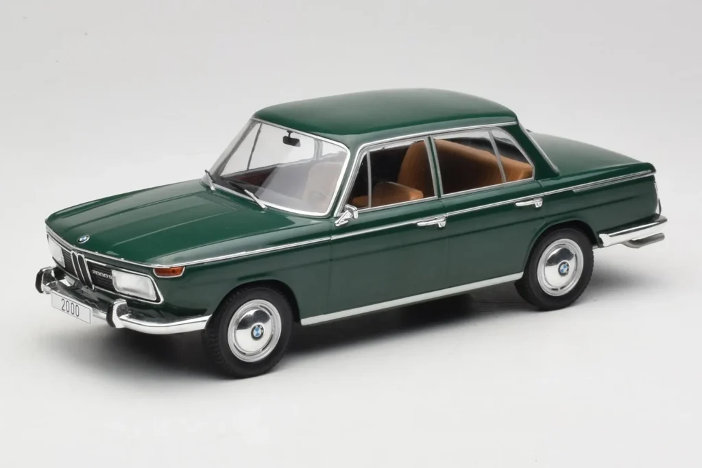 车型 1:18 BMW 121 年 2000 绿色 MCG