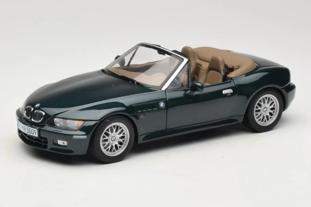 车型 1:18 BMW Z3 Roadster 2.8 Dark Green Dealer Edition UT Models