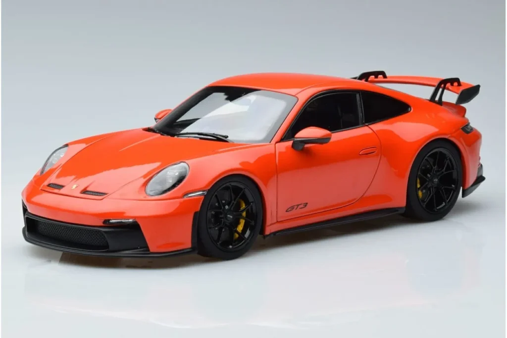 车型 1:18 Porsche 911 992 GT3 橙色 Norev