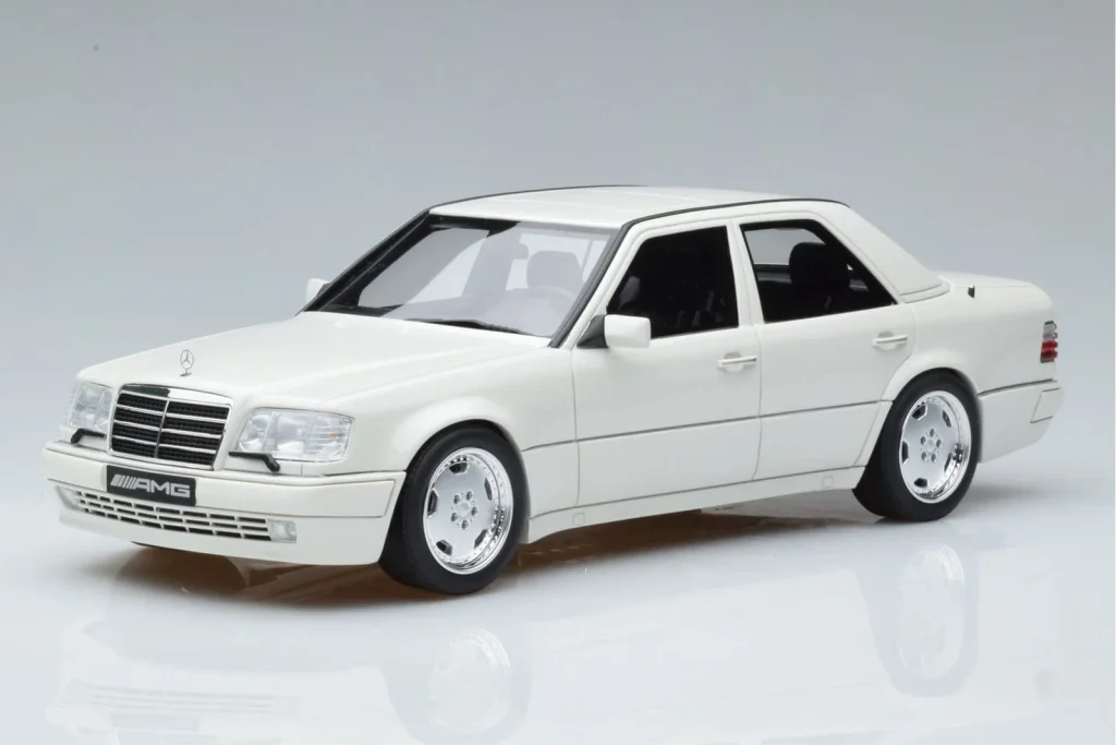 车型 1:18 Mercedes E60 AMG W124 白色 Otto