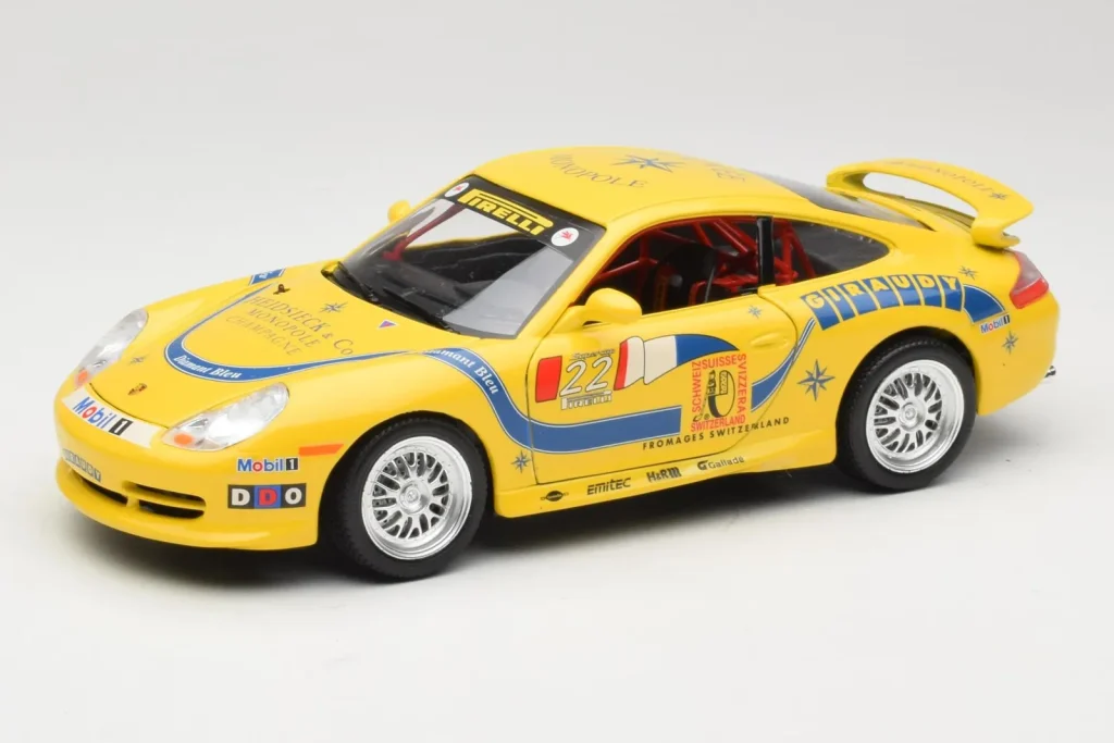 โมเดลรถ 1:18 Porsche 911 996 GT3 Cup #22 Bburago (มือสอง)