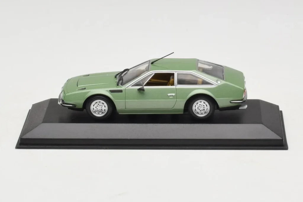 โมเดลรถ 1:43 Lamborghini Jarama สีเขียวเมทัลลิก Minichamps (มือสอง)
