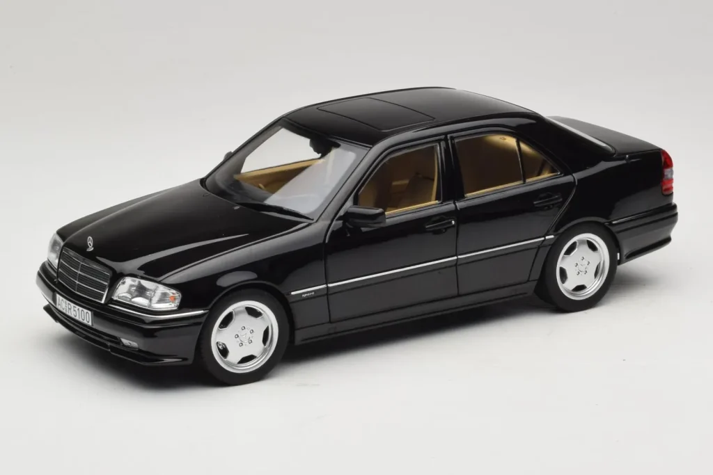 โมเดลรถ 1:18 Mercedes C36 AMG W202 Obsidian สีดำเมทัลลิก Norev
