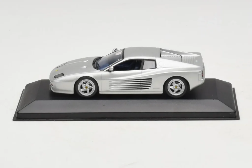 Model 1:43 Ferrari 512 M silver Minichamps