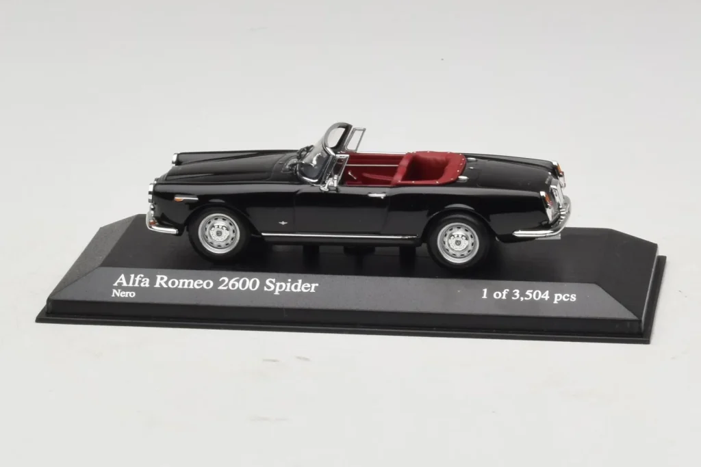 โมเดลรถ 1:43 Alfa Romeo 2600 Spider สีดำ Minichamps (มือสอง)
