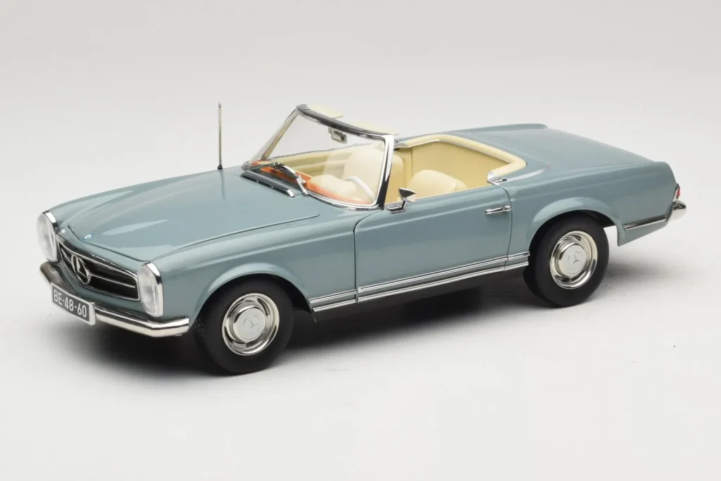 车型 1:18 Mercedes 230 SL W113 Horizon 蓝色 Norev