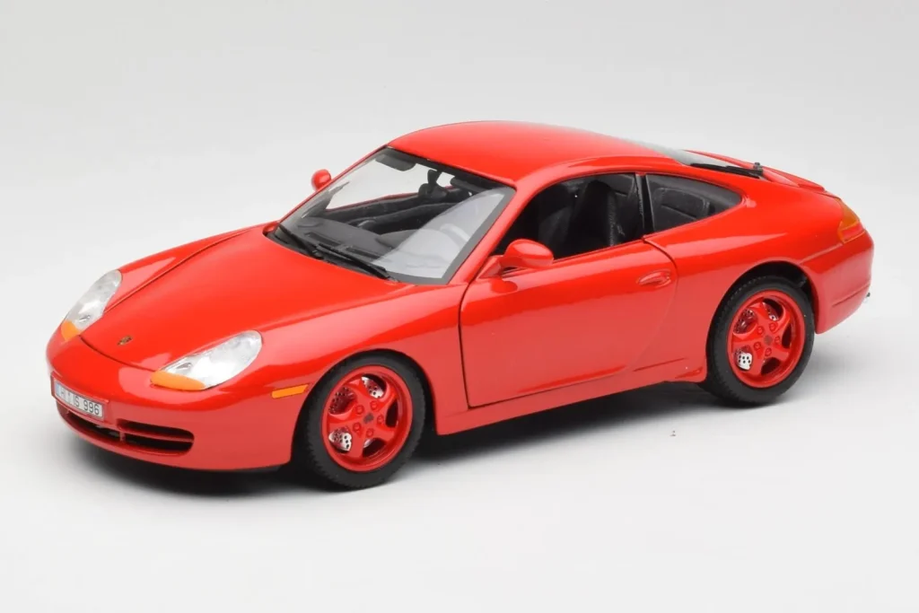 โมเดลรถ 1:18 Porsche 911 996 Carrera Red Limited Edition Bburago (มือสอง)