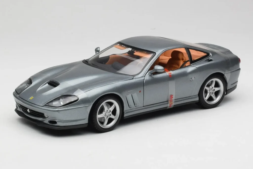 โมเดลรถ 1:18 Ferrari 550 Maranello สีเทาเมทัลลิก Maisto (มือสอง)