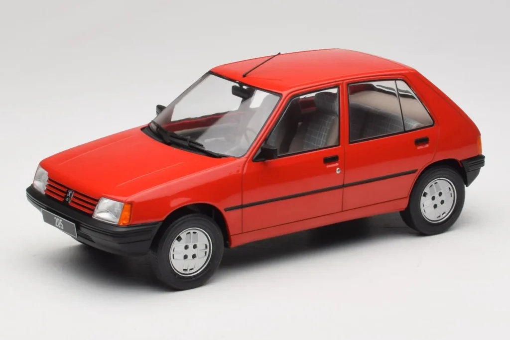โมเดลรถ 1:18 Peugeot 205 สีแดง MCG