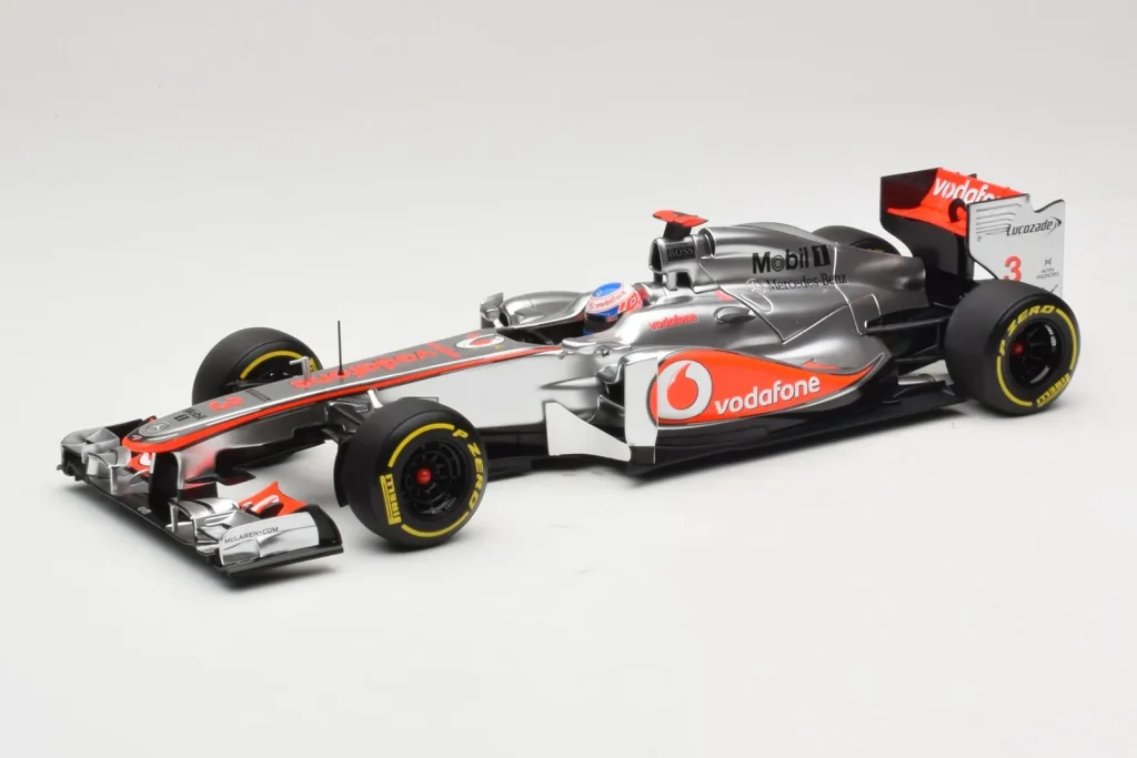 โมเดลรถ 1:18 McLaren MP4-27 Mercedes #3 J. Button Vodafone McLaren Showcar F1 ปี 2012 Minichamps (มือสอง)