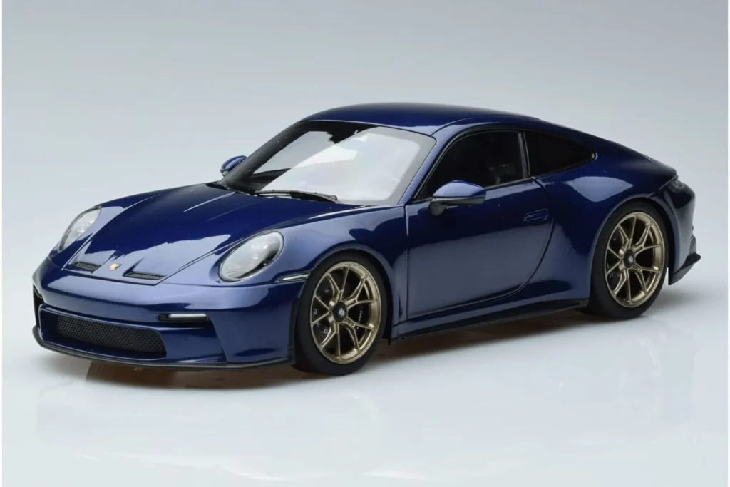 Model 1:18 Porsche 911 992 GT3 Touring Package metallic blue Norev