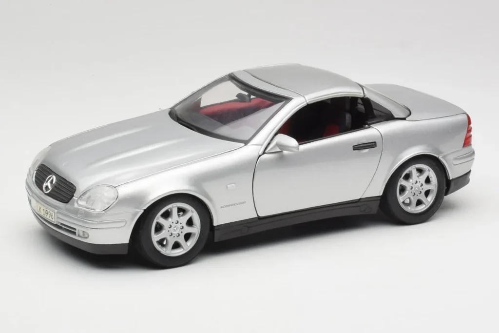 车型 1:18 Mercedes SLK R170 Roadster 银色 Maisto