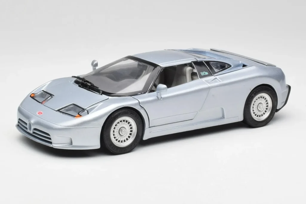 车型 1:18 Bugatti EB110 SS 银色 Anson