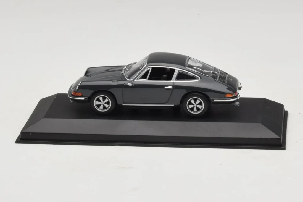 车型 1:43 Porsche 911 901 灰色 Minichamps