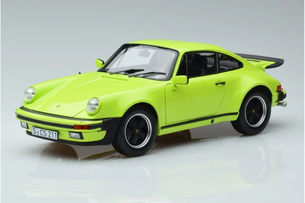 Model 1:18 Porsche 911 930 Turbo 3.0 Light Green Norev