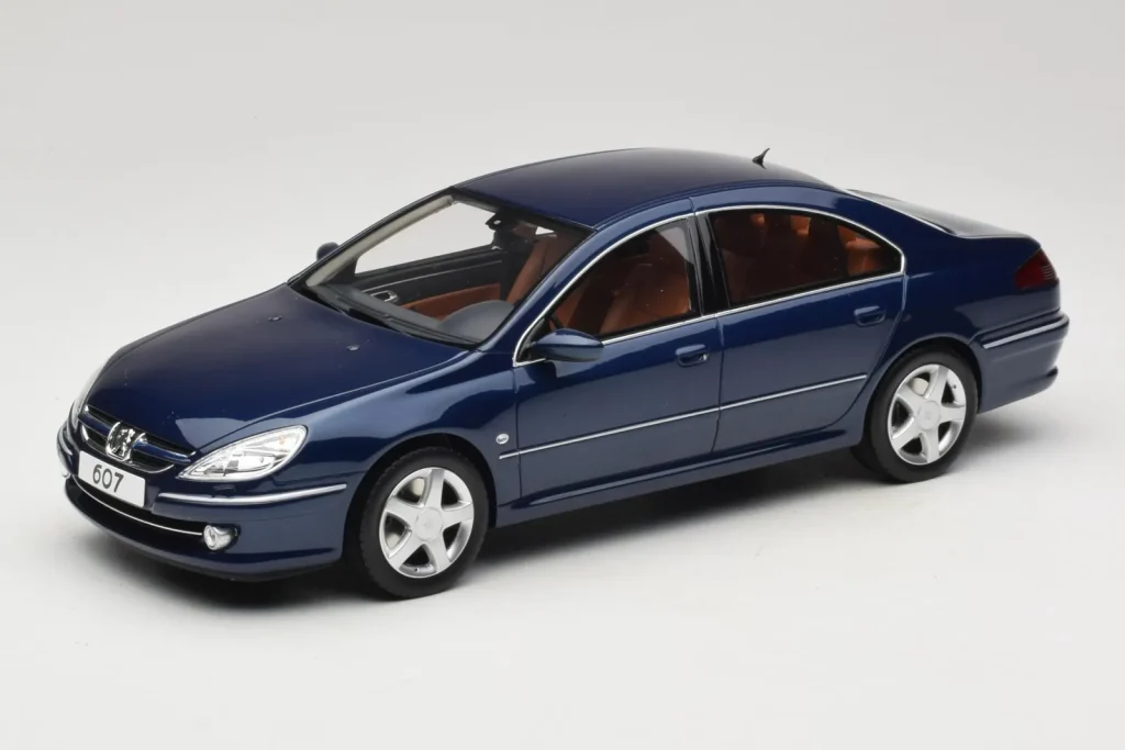 车型 1:18 Peugeot 607 Phase II 3.0 V6 蓝色 Otto