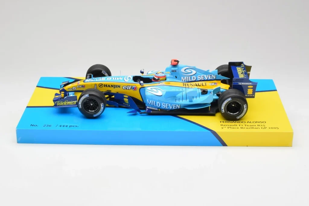 Model 1:18 Renault R25 #5 F. Alonso Brazil GP F1 World Champion year 2005 Minichamps