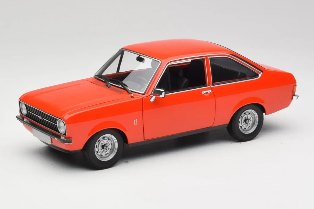 โมเดลรถ 1:18 Ford Escort Mk2 Signal สีส้ม Minichamps (มือสอง)