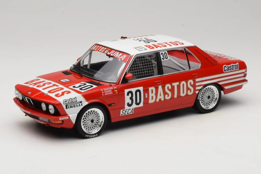 车型 1:18 BMW 528i E28 #30 D. Quester / A. Hahne / E. Joosen 24 Hours of Spa Winner 年 1982 IXO