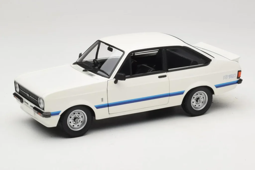 โมเดลรถ 1:18 Ford Escort Mk2 RS 1800 สีขาว Minichamps [150084470] (มือสอง)