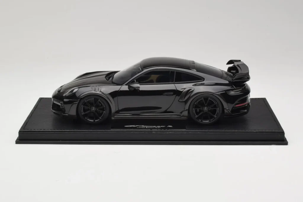 โมเดลรถ 1:18 Porsche 911 992 GTstreet R Black With Black Wheels TechArt