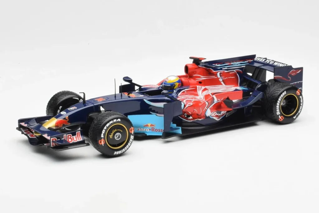 โมเดลรถ 1:18 Red Bull Racing RB6 #6 M. Webber F1 Showcar ปี 2010 Minichamps (มือสอง)