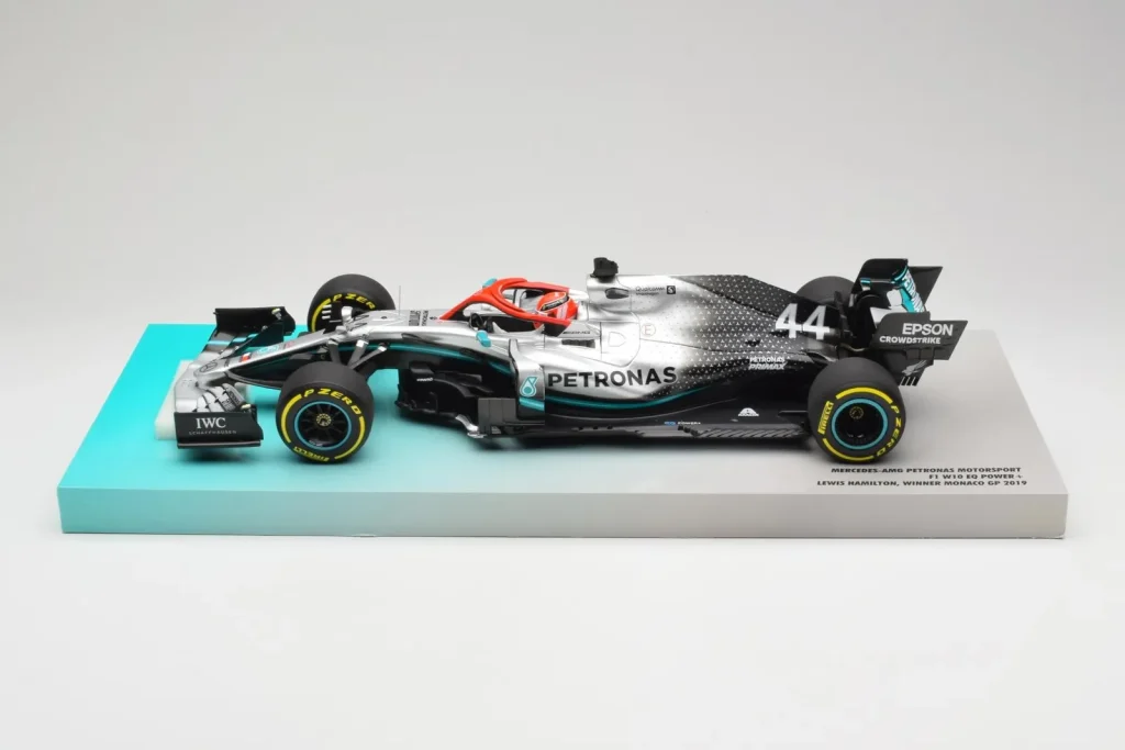 โมเดลรถ 1:18 Mercedes AMG Petronas W10 EQ Power+ #44 L. Hamilton Monaco GP Winner ปี 2019 Minichamps [113906644] (มือสอง)