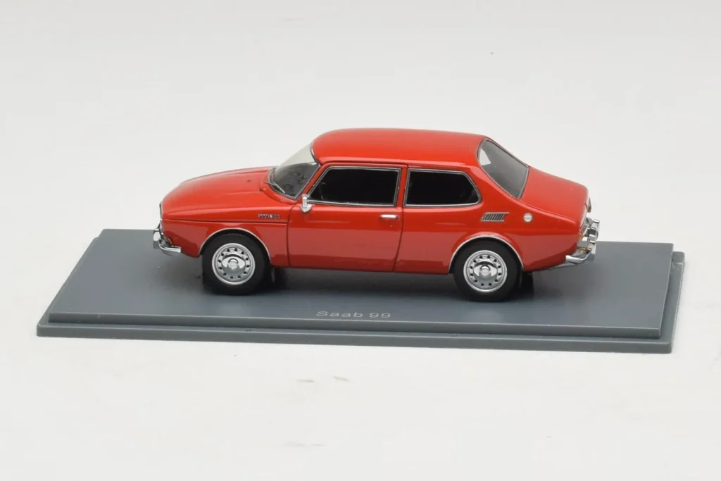 Model 1:43 Saab 99 Toreador red NEO