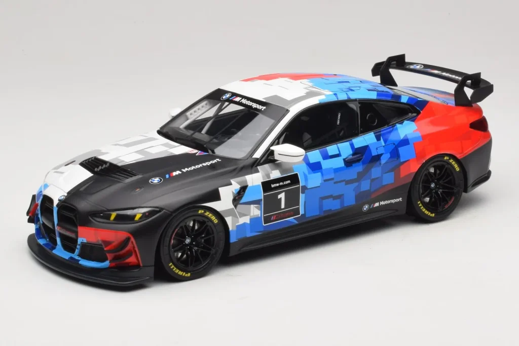 车型 1:18 BMW M4 GT4 #1 Presentation 年 2024 Otto