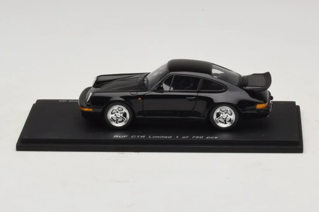 โมเดลรถ 1:43 Porsche RUF CTR G-Series สีดำ Spark (มือสอง)