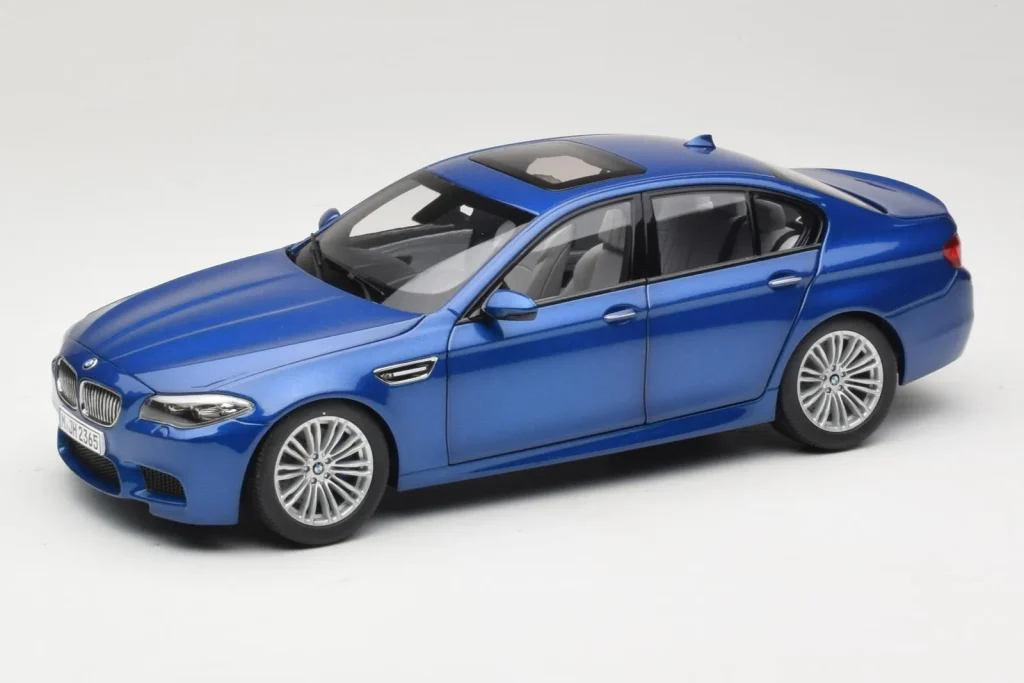 车型 1:18 BMW M5 F10 Monte Carlo 蓝色 Paragon