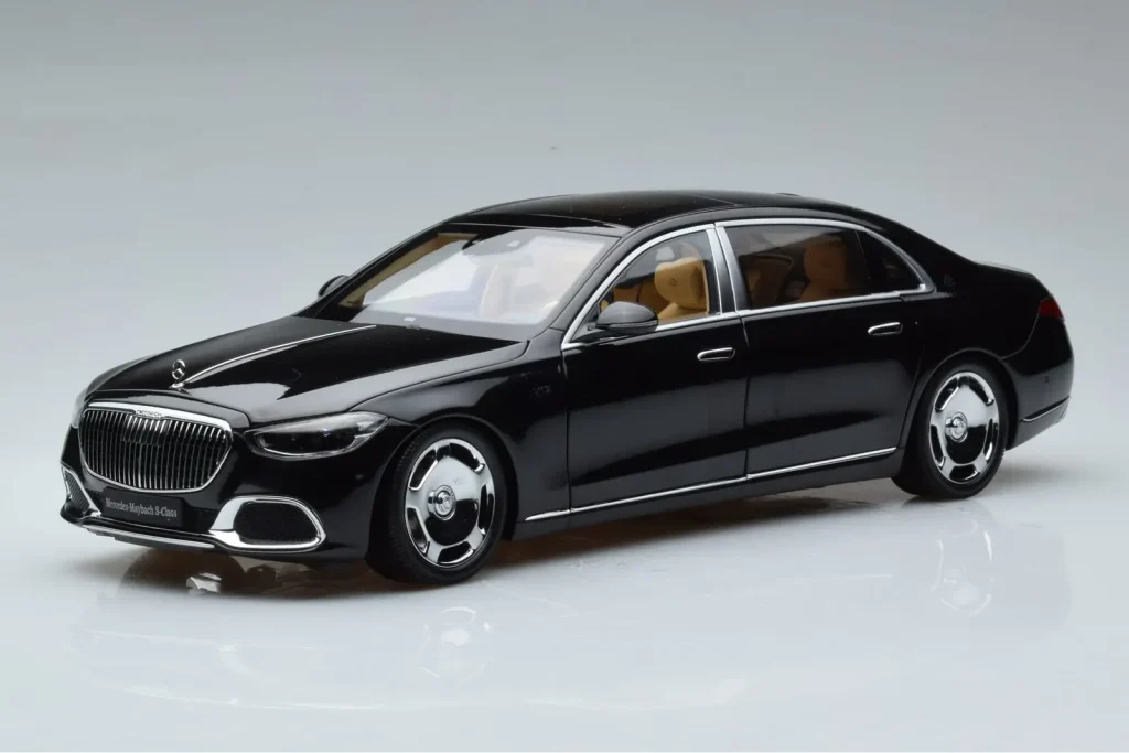 โมเดลรถ 1:18 Mercedes Maybach S600 W222 V12 Biturbo Obsidian สีดำ Almost Real