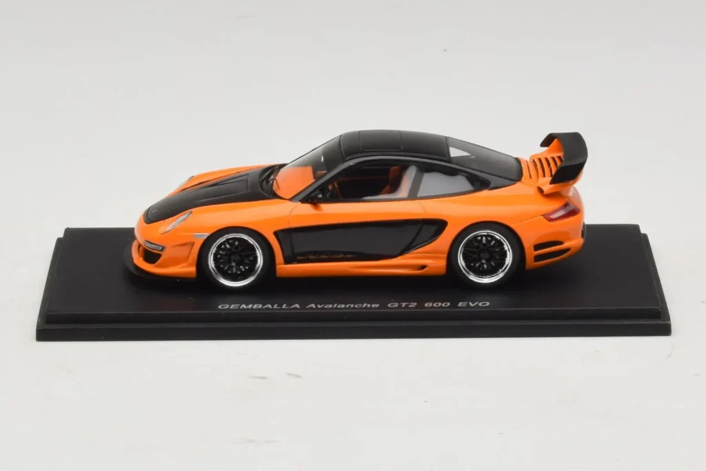โมเดลรถ 1:43 Porsche Gemballa Avalanche GT2 600 EVO 997 สีส้ม Spark (มือสอง)
