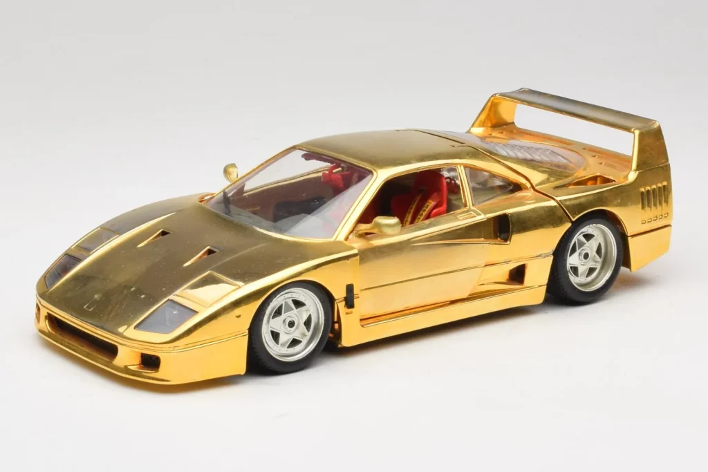 Model 1:18 Ferrari F40 Chrome Gold Limited Edition 250 pcs Bburago