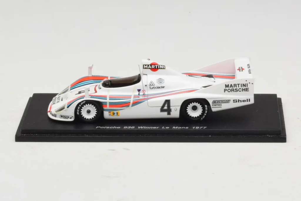 车型 1:43 Porsche 936/77 #4 J. Barth / H. Haywood / J. Ickx Martini 24 Hours of Le Mans Winner 年 1977 Spark