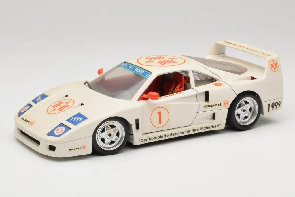 Model 1:18 Ferrari F40 #1 Expert year 1987 white Bburago
