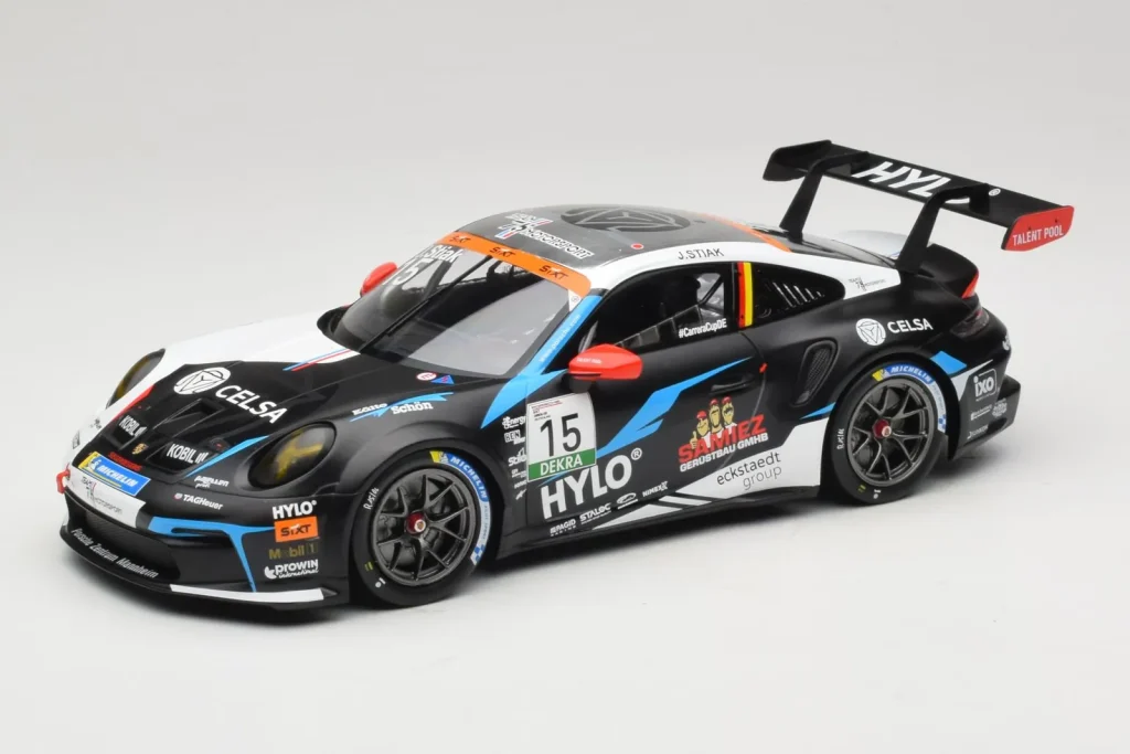 车型 1:18 Porsche 911 GT3 Cup 992 #15 J. Stiak Oschersleben GP 年 2024 IXO