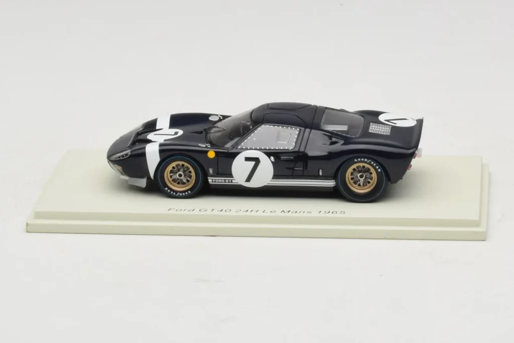 โมเดลรถ 1:43 Ford GT40 Mk I #7 B. Bondurant / U. Maglioli 24 Hours of Le Mans ปี 1965 Spark (มือสอง)
