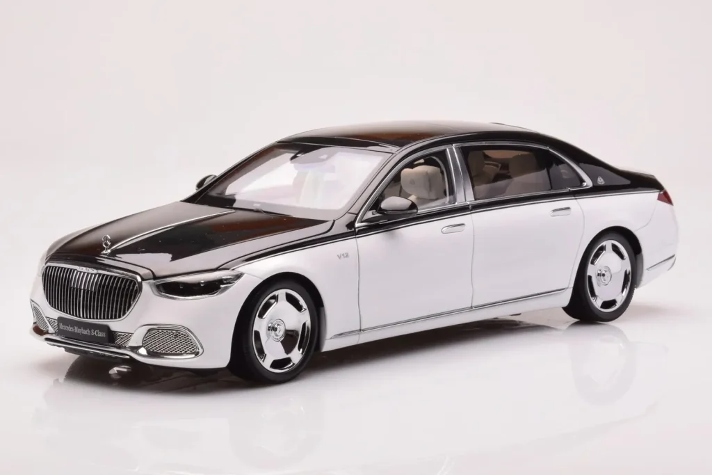 โมเดลรถ 1:18 Mercedes Maybach S680 W223 Obsidian Black Diamond White Almost Real