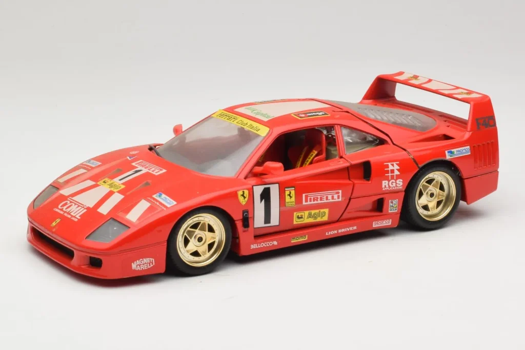 Model 1:18 Ferrari F40 Evoluzione #1 Pirelli Agip Red with Gold Wheels year 1992 Bburago