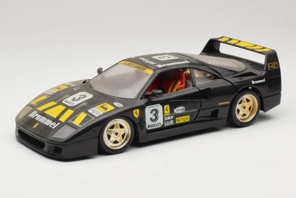 车型 1:18 Ferrari F40 Magneti Marelli #3 黑色 Bburago