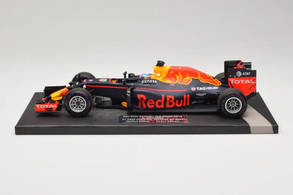 โมเดลรถ 1:18 Red Bull RB12 Tag Heuer #3 D. Ricciardo Red Bull Racing 1st Pole Monaco Grand Prix ปี 2016 Minichamps (มือสอง)