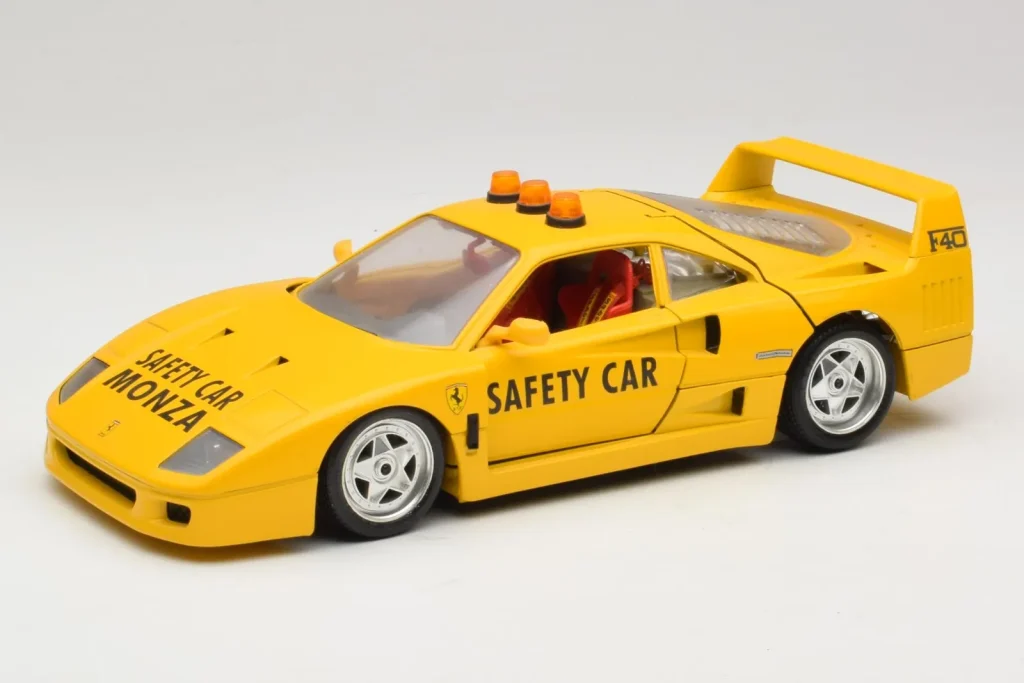 车型 1:18 Ferrari F40 Safety Car 黄色 Bburago