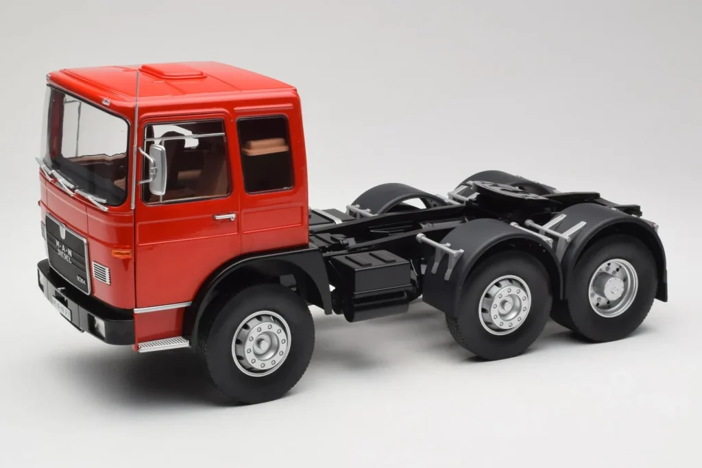 โมเดลรถ 1:18 MAN 16304 F7 สีแดง Road Kings