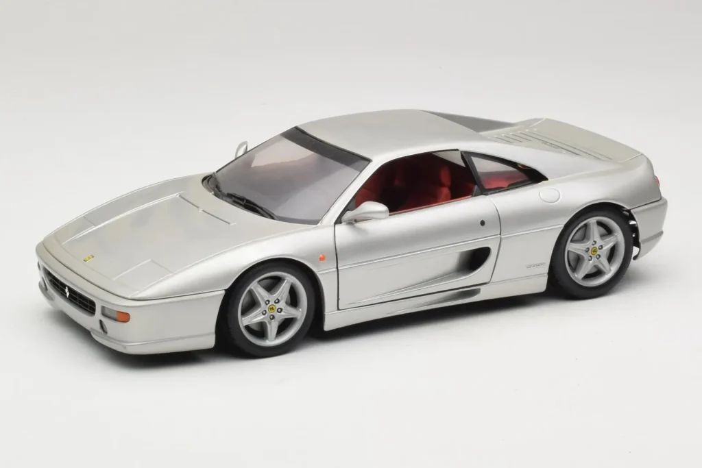车型 1:18 Ferrari F355 Berlinetta 银色 UT Models
